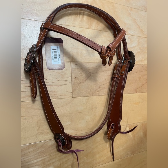 Western Leather Horse Bridle with Conchos - Picture 2 of 6